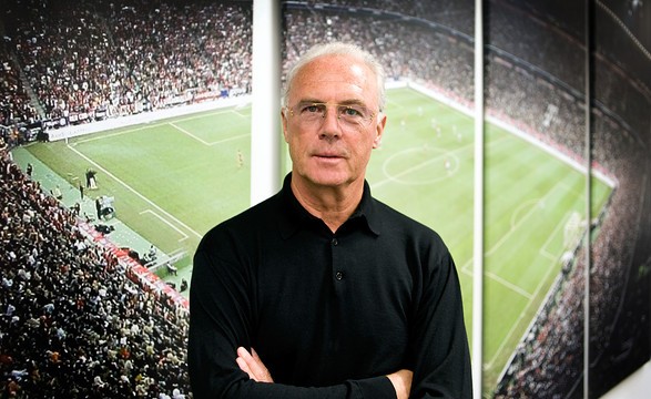 Barcelona, Beckenbauer Minta Maaf atas `Kalimat Kasarnya` 